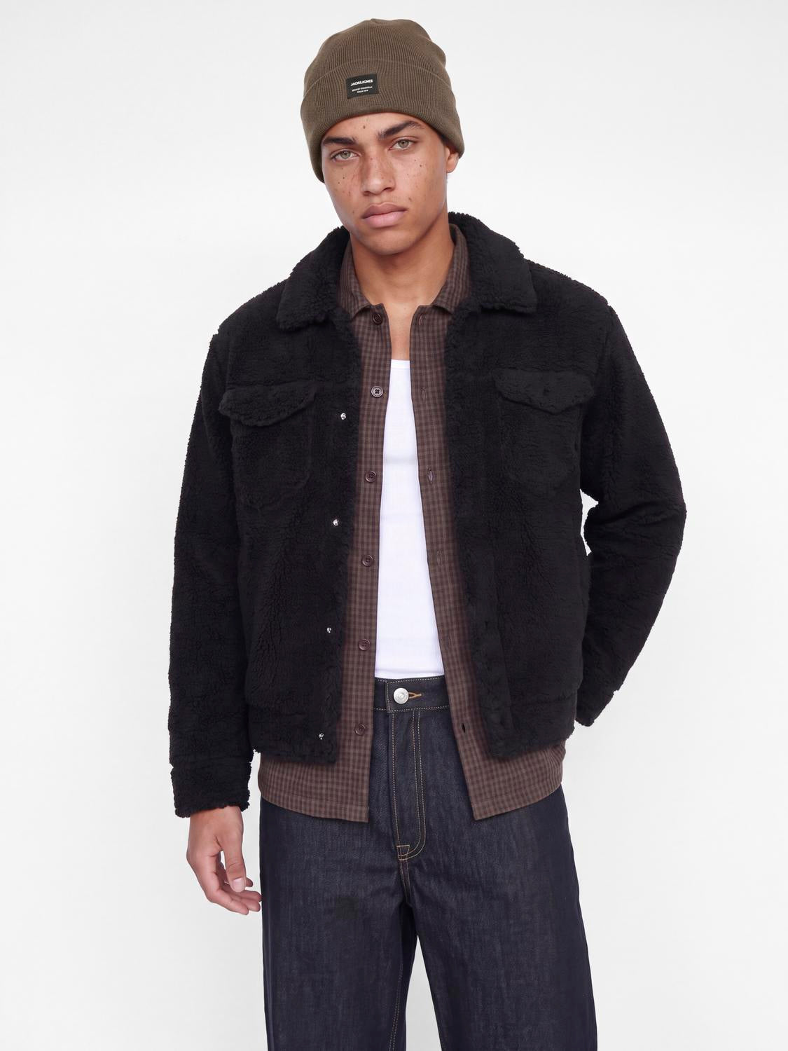 model_shot-front